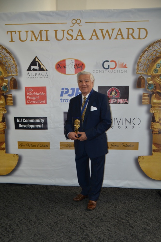 tumi25_awards_07.JPG