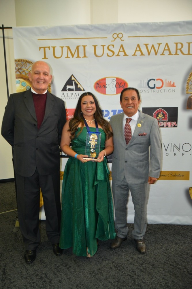 tumi25_awards_08.JPG